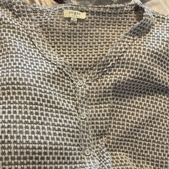 Umgee Tops Women Small Gray & Ivory Soft Boxy Hi Low Shirt Loose Waffle V Neck - Picture 2 of 9